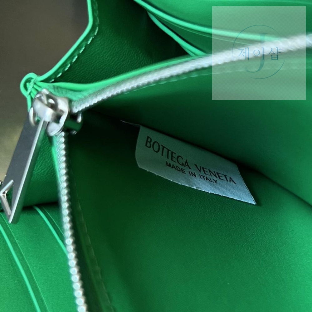 Bottega Veneta Intrecciato Vertical Zippy - 상세 이미지