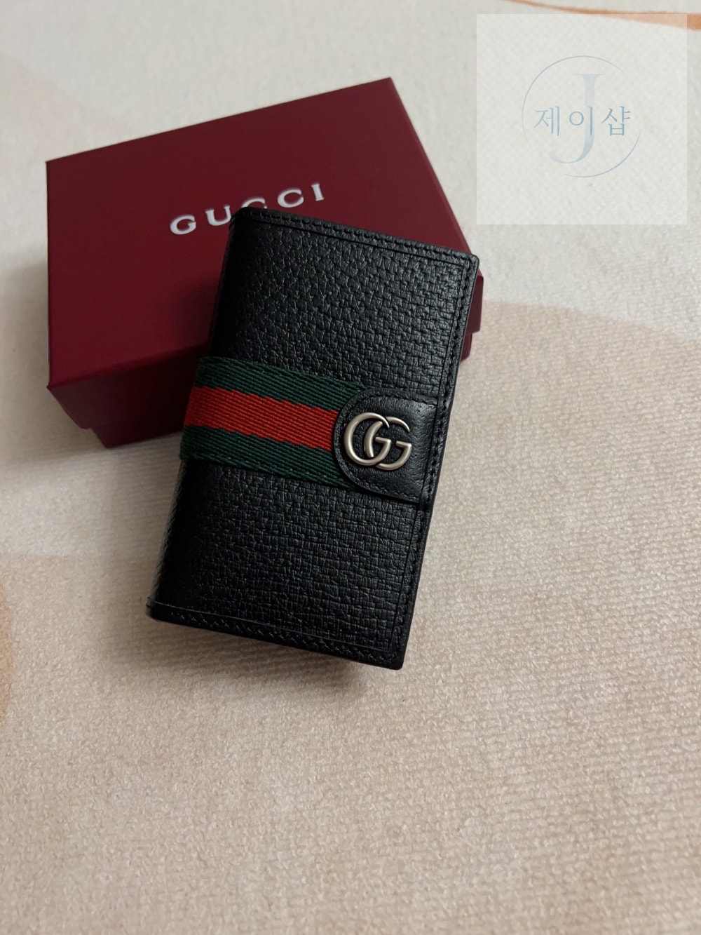 Gucci 834691