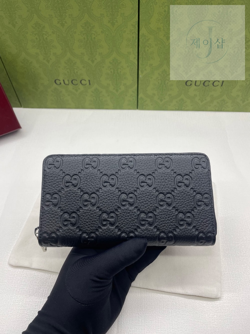 Gucci 835003