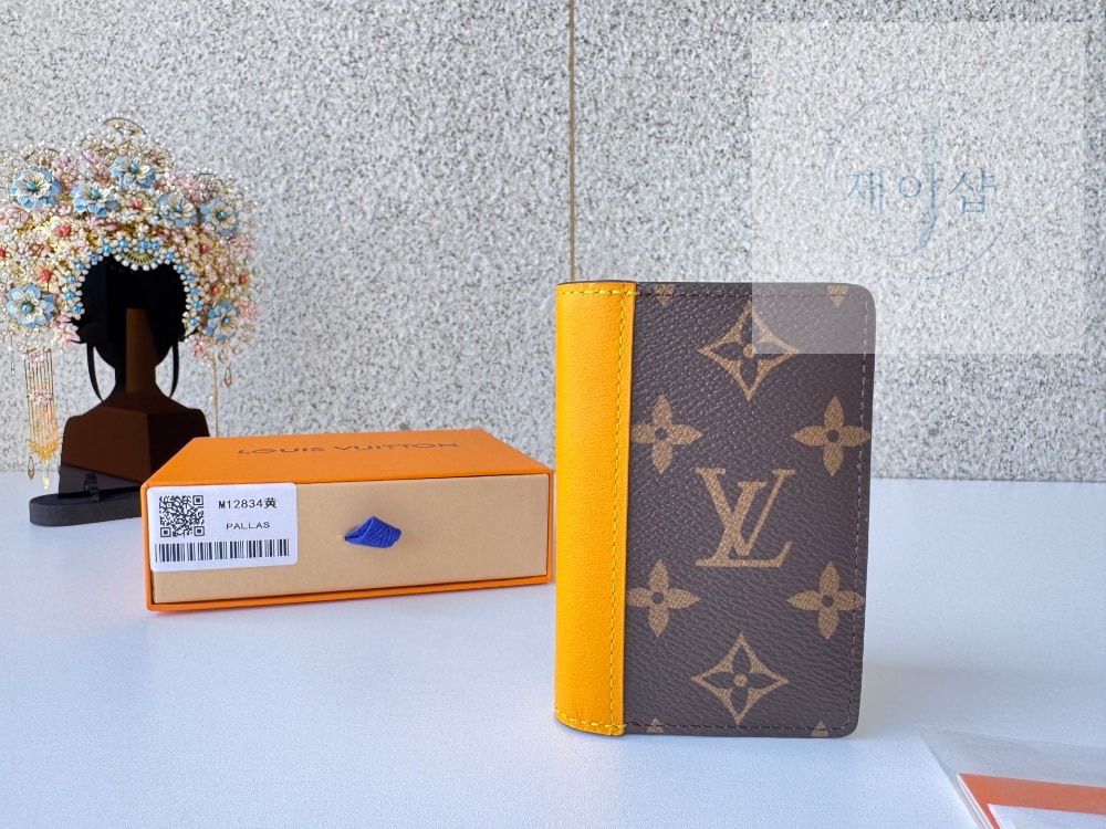Louis Vuitton M12829 - 상세 이미지