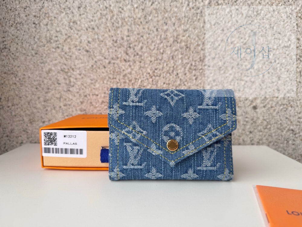 Louis Vuitton M13212