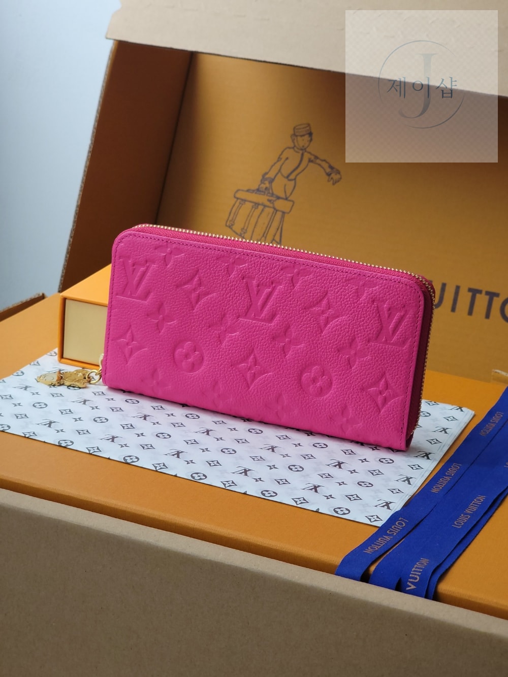Louis Vuitton M13618
