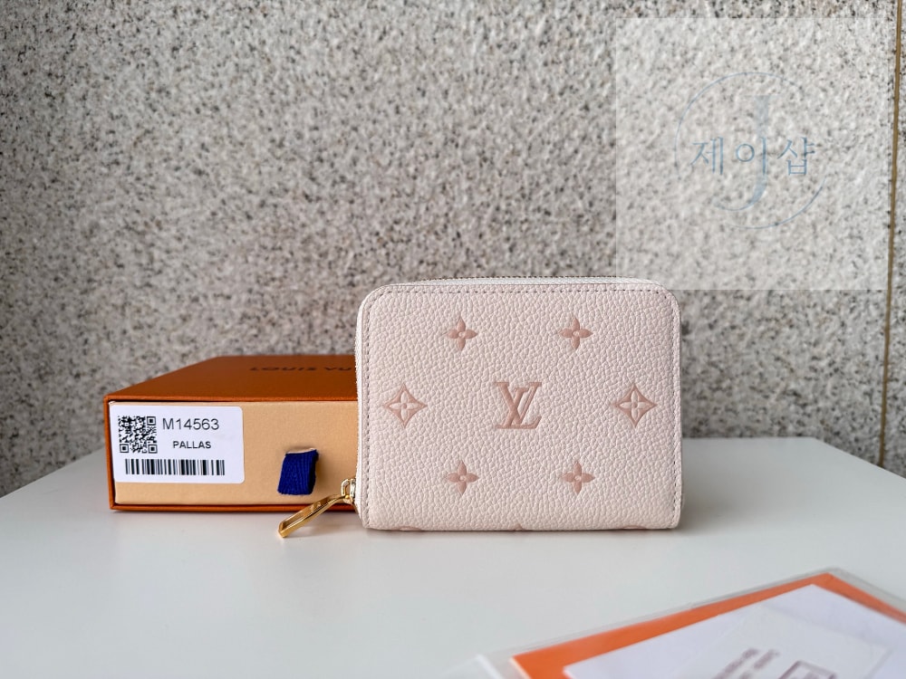 Louis Vuitton M14563