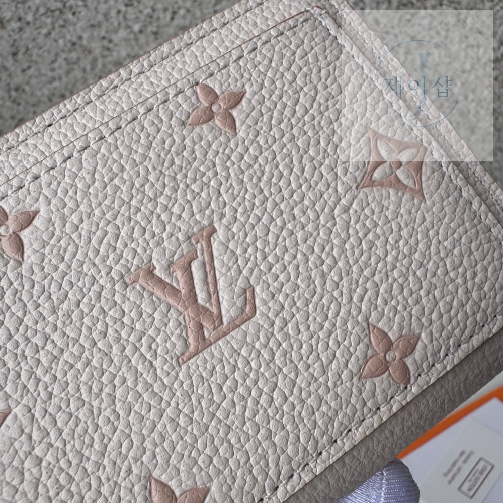 Louis Vuitton M22399 - 상세 이미지