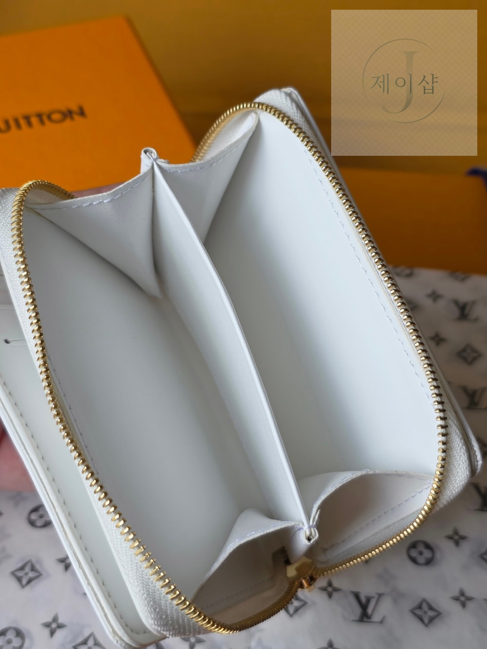 Louis Vuitton M25601 - 상세 이미지