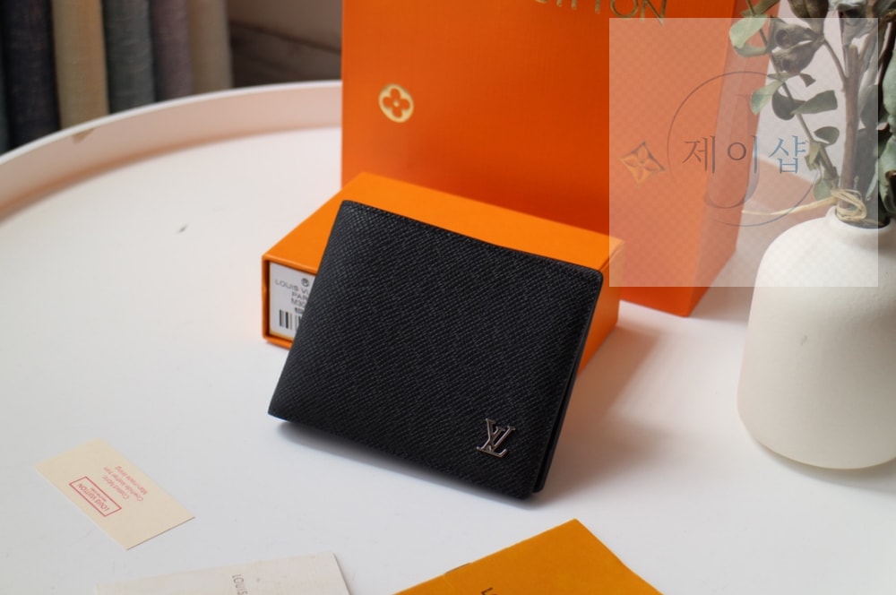 Louis Vuitton M30295