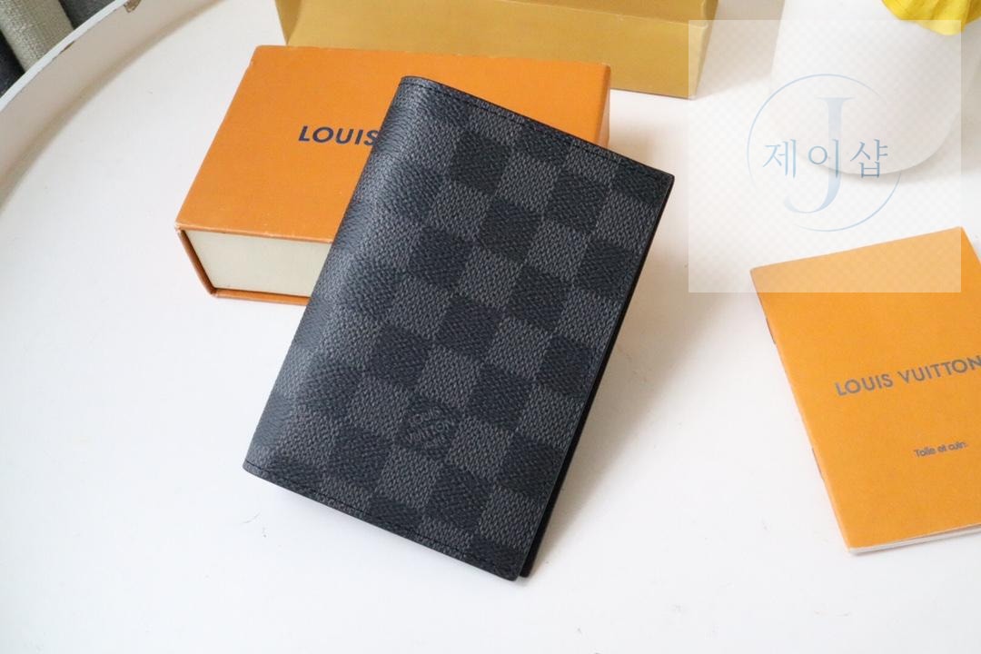 Louis Vuitton M64501