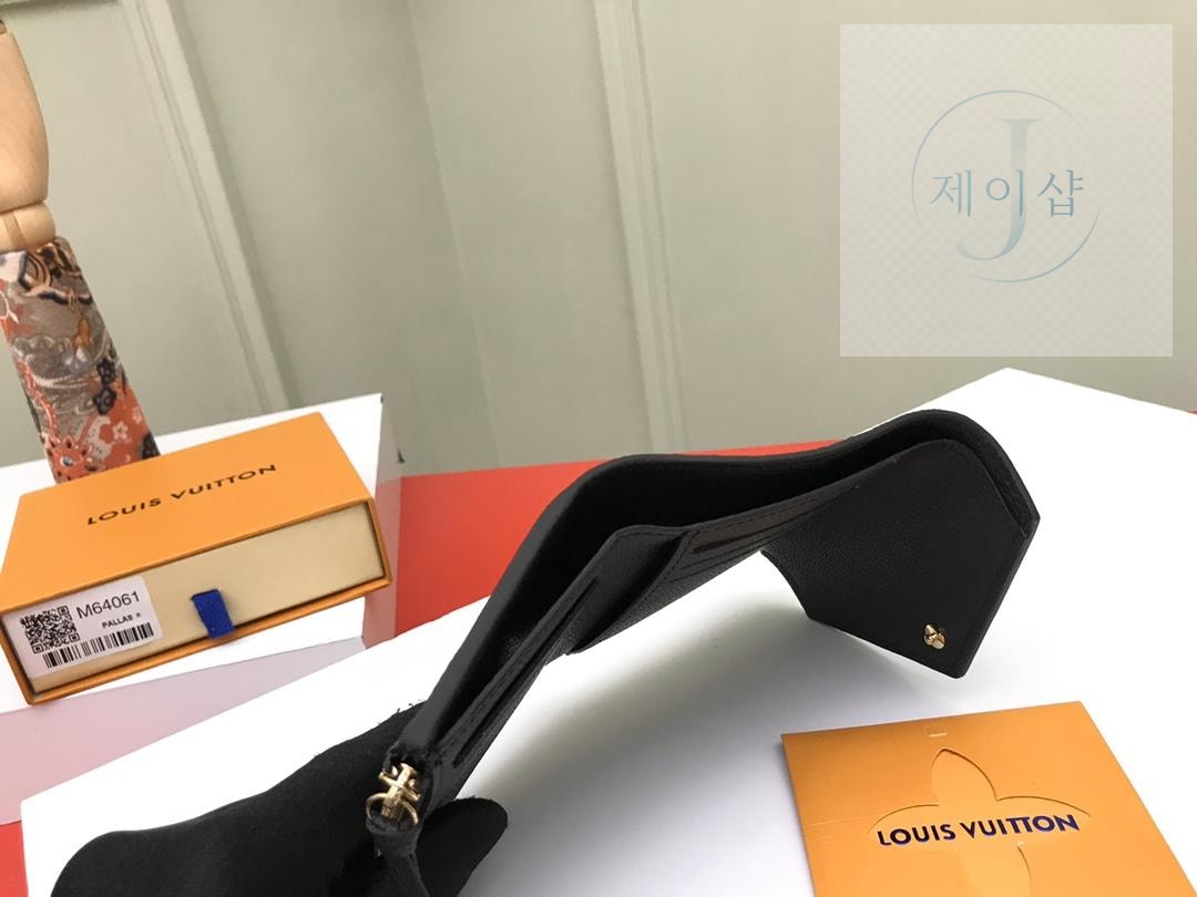 Louis Vuitton M64577 - 상세 이미지