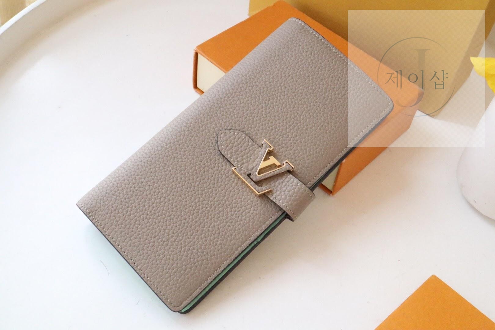 Louis Vuitton M81330 - 상세 이미지
