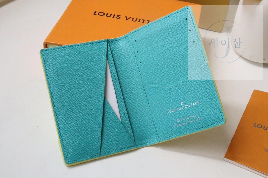 Louis Vuitton M82005 - 상세 이미지