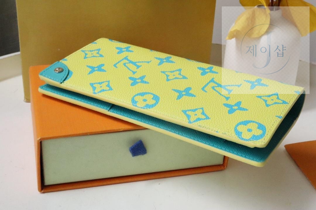 Louis Vuitton M82005 - 상세 이미지