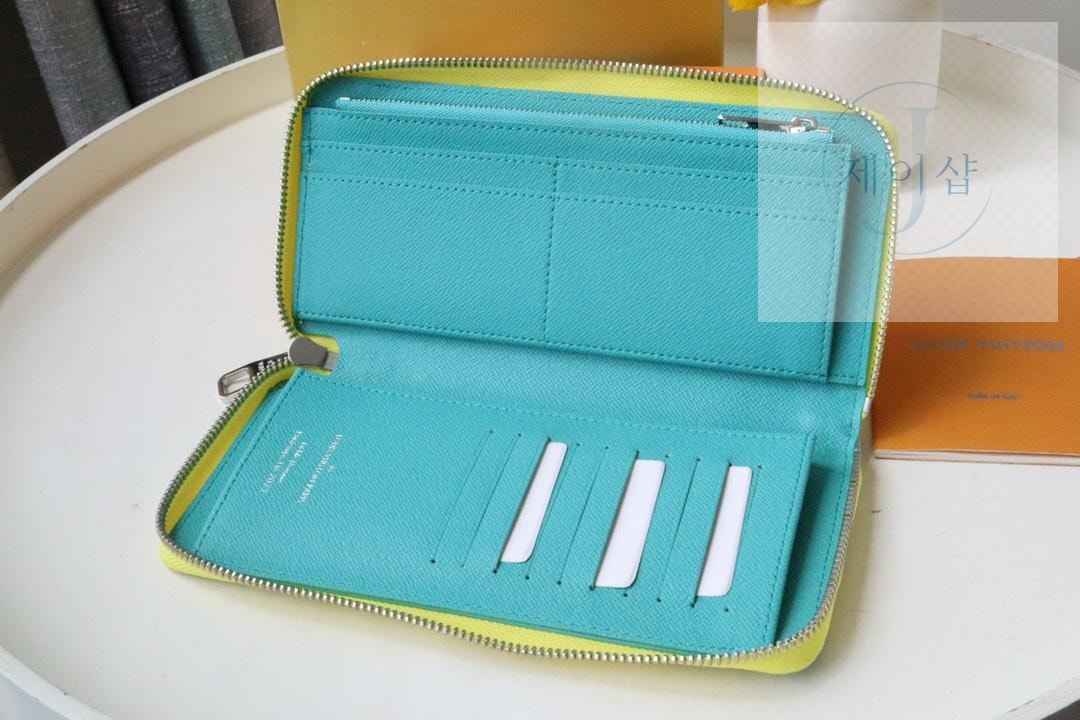 Louis Vuitton M82005 - 상세 이미지