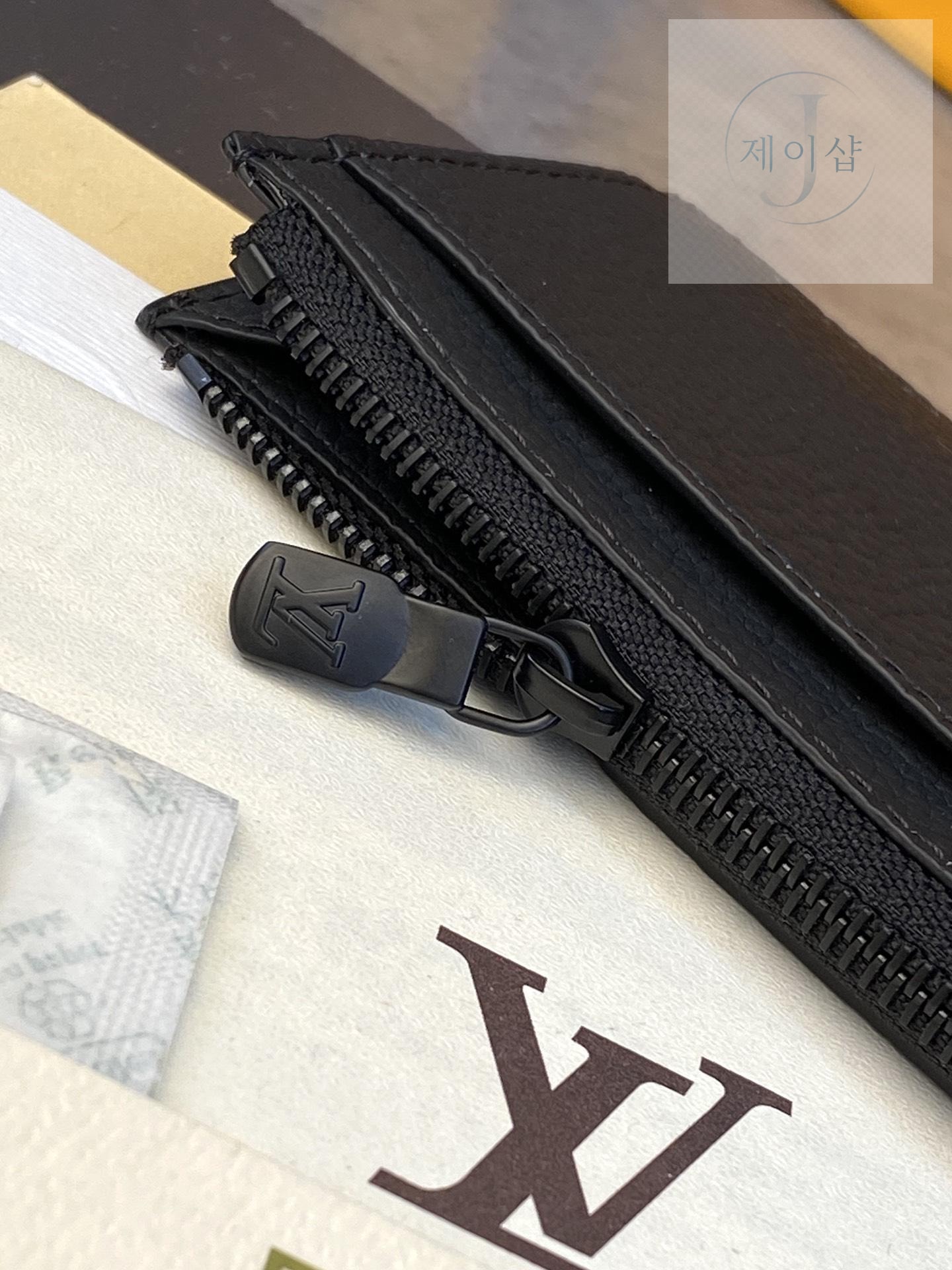 Louis Vuitton M82068 - 상세 이미지