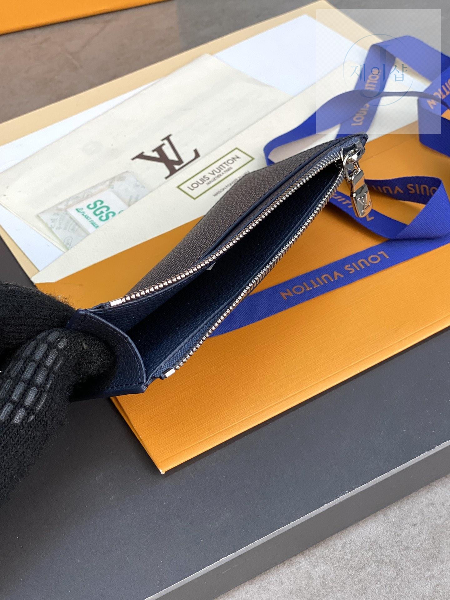 Louis Vuitton M82068 - 상세 이미지