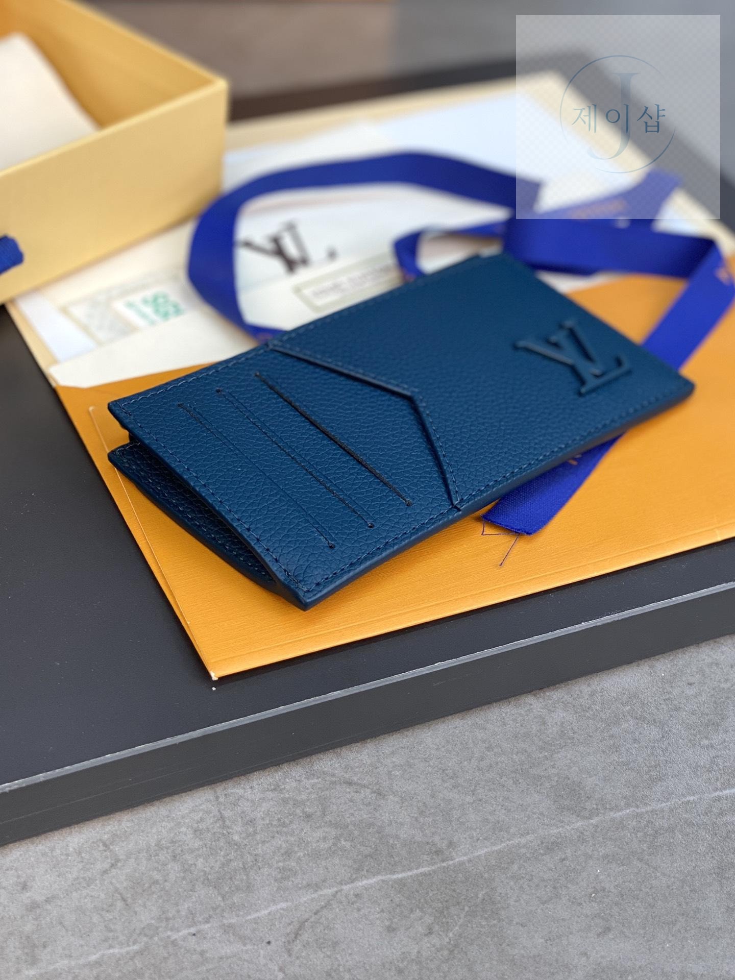 Louis Vuitton M82068 - 상세 이미지