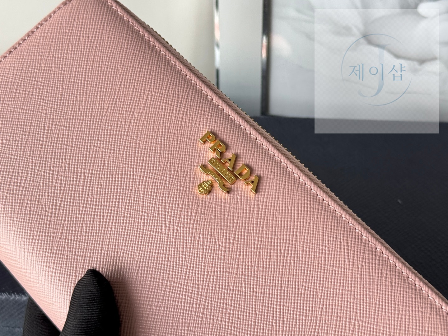 프라다 사피아노 지퍼 어라운드 7번 이미지