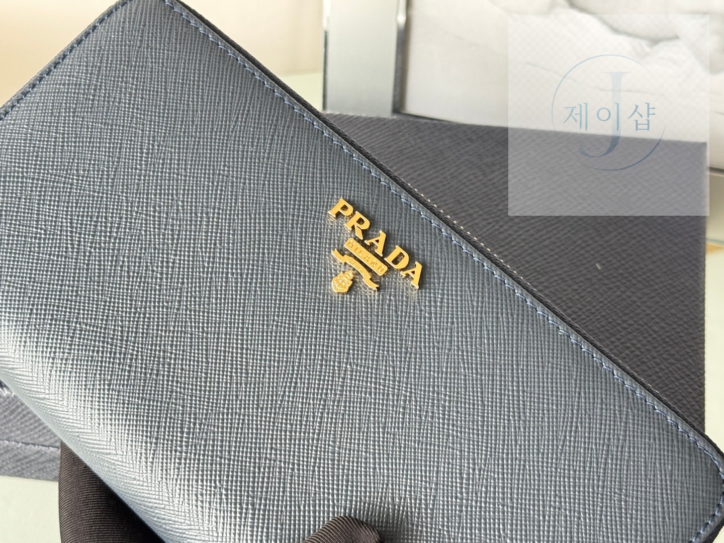 프라다 사피아노 지퍼 어라운드 21번 이미지