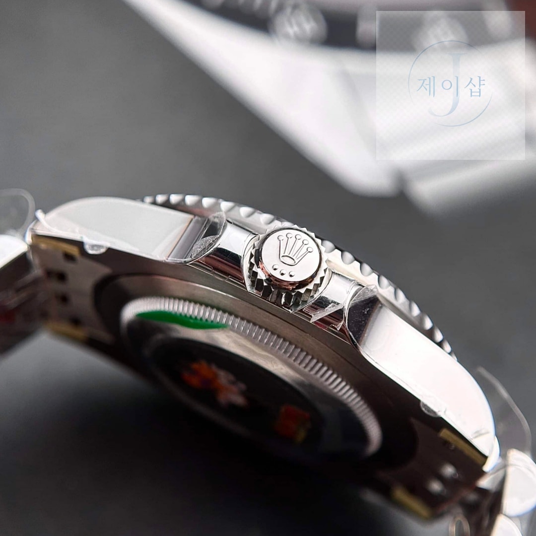 Rolex GMT-Master II 116710BLNR - 상세 이미지