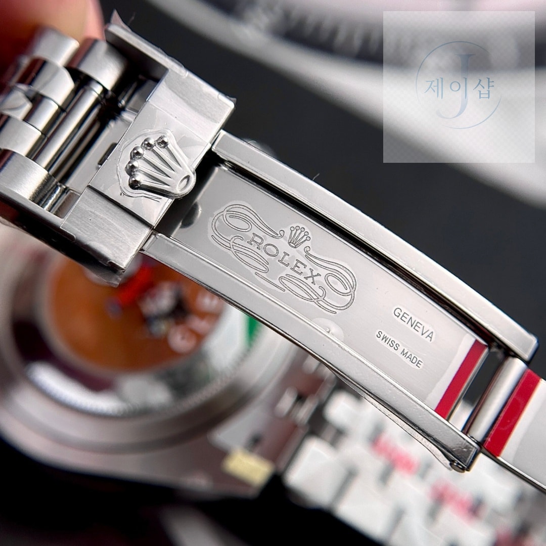 Rolex GMT-Master II 116710BLNR - 상세 이미지