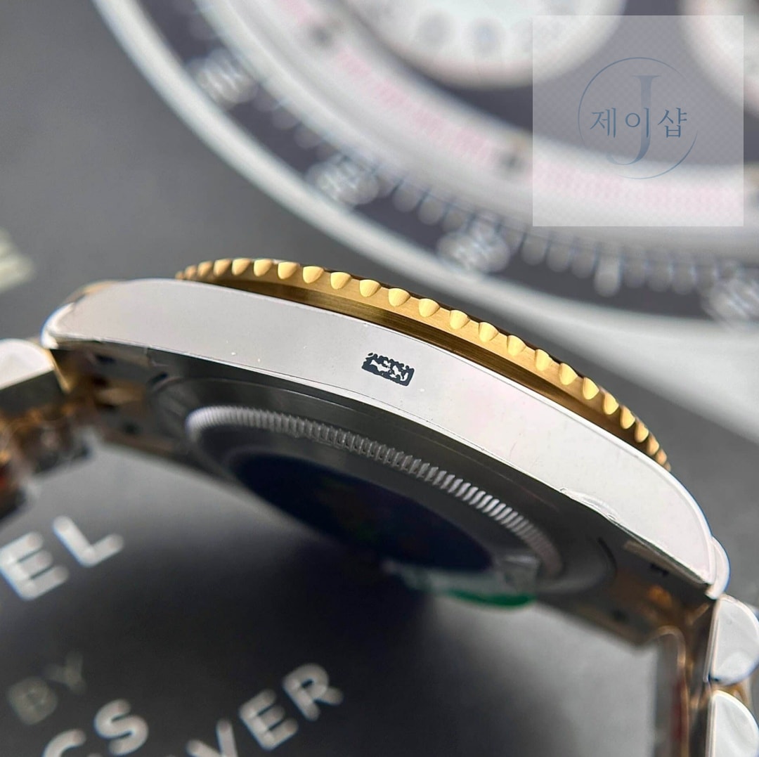 Rolex GMT-Master II 40 mm 126713GRNR - 상세 이미지
