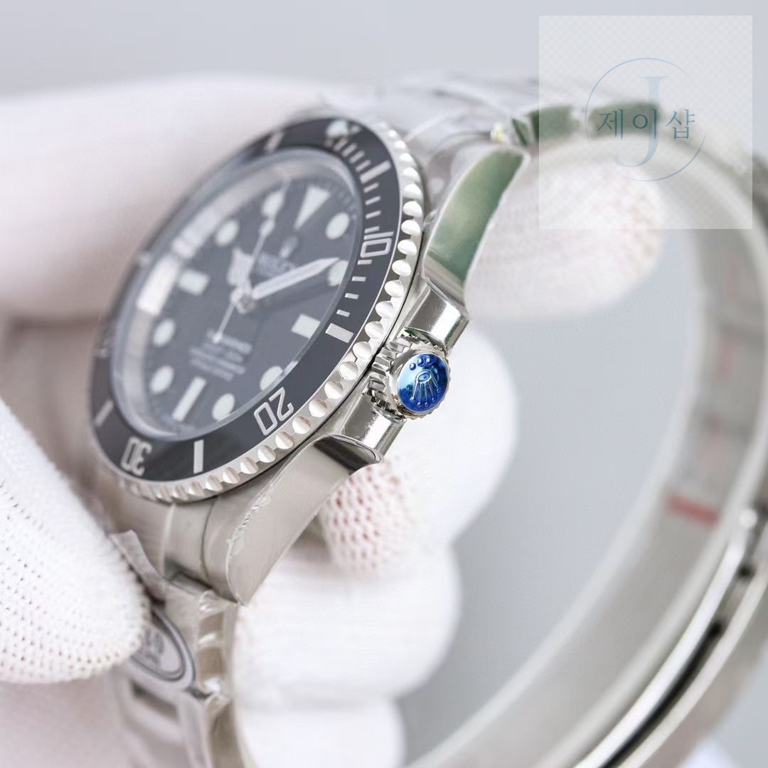 Rolex Submariner 41mm Black 124060 No-Date - 상세 이미지