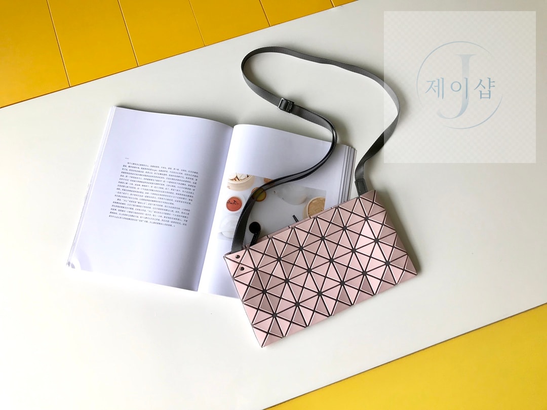 바오바오 루센트 크로스백 10번 이미지