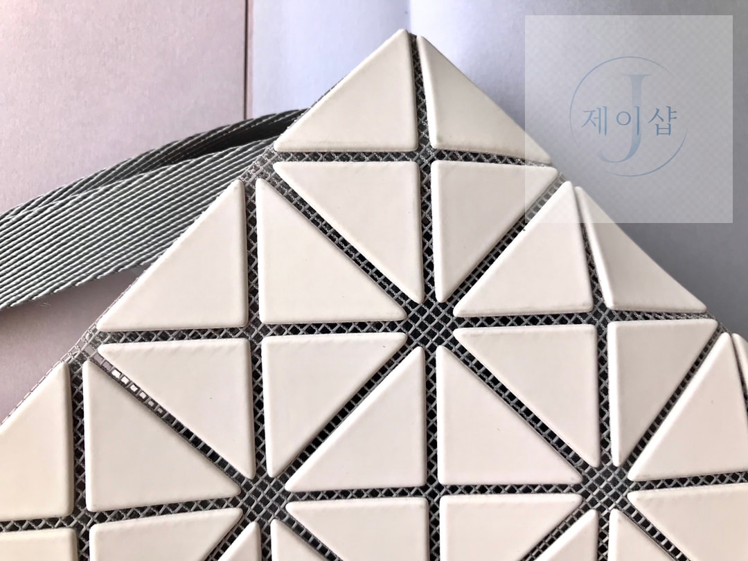 바오바오 루센트 크로스백 21번 이미지