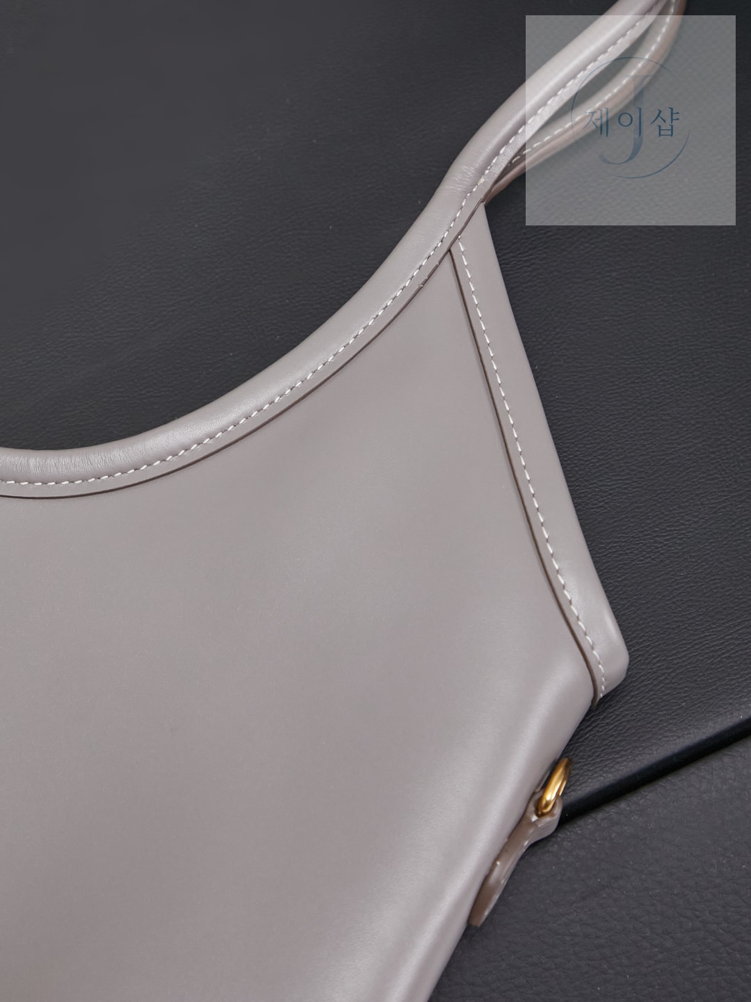 Miu Miu Ivy leather bag Regular 33번 이미지