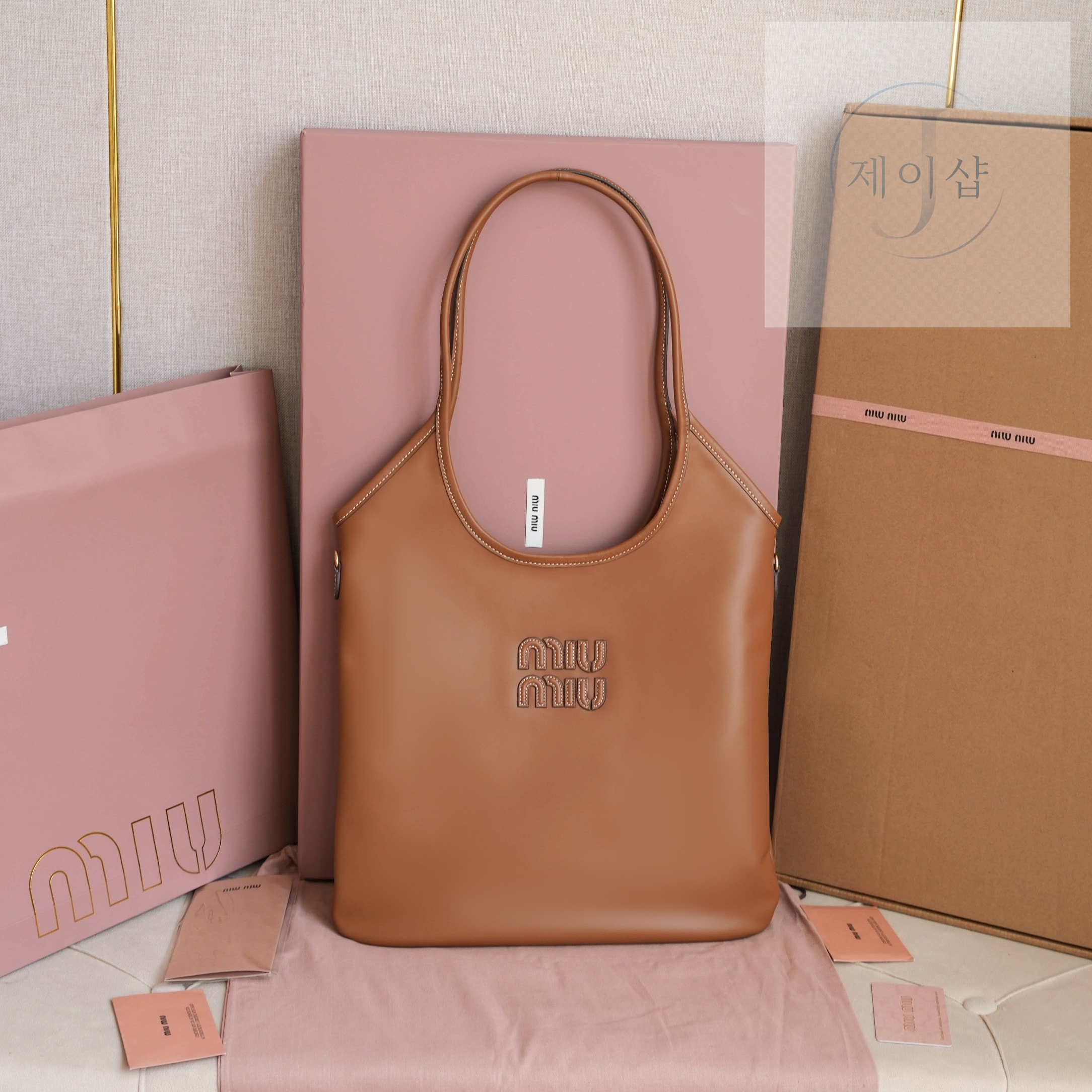 Miu Miu Ivy leather bag Regular 10번 이미지