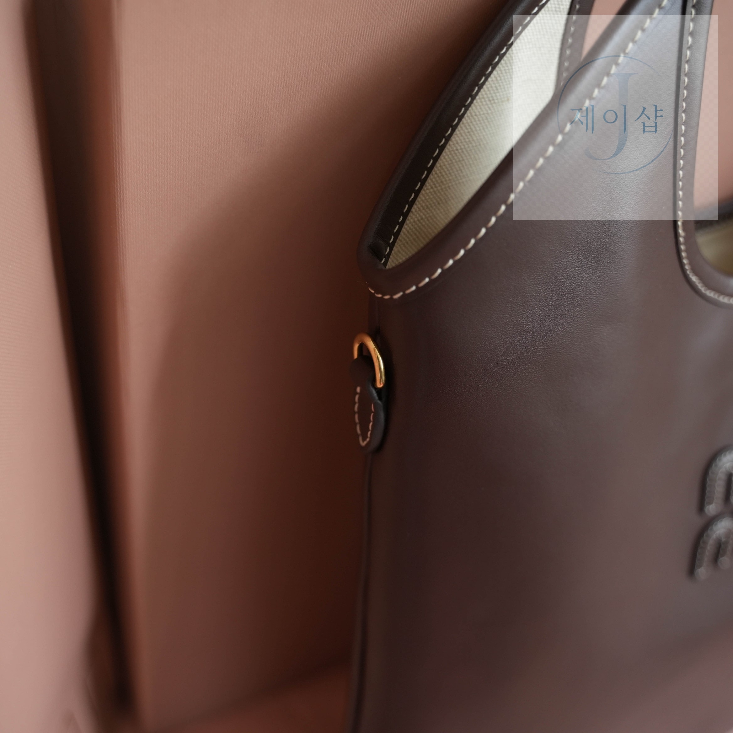 Miu Miu Ivy leather bag Regular 44번 이미지