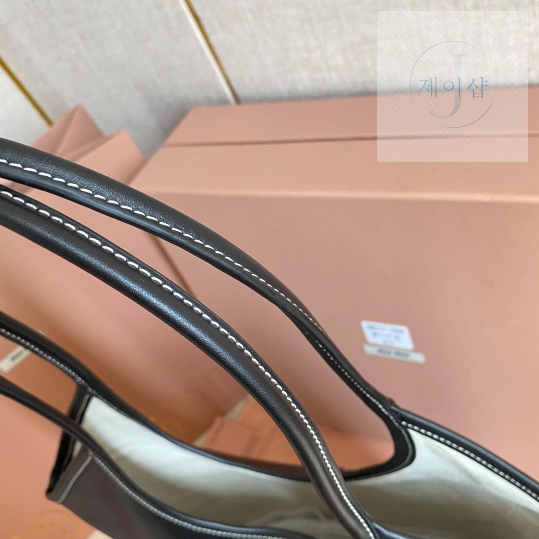 Miu Miu Ivy leather bag Regular 7번 이미지