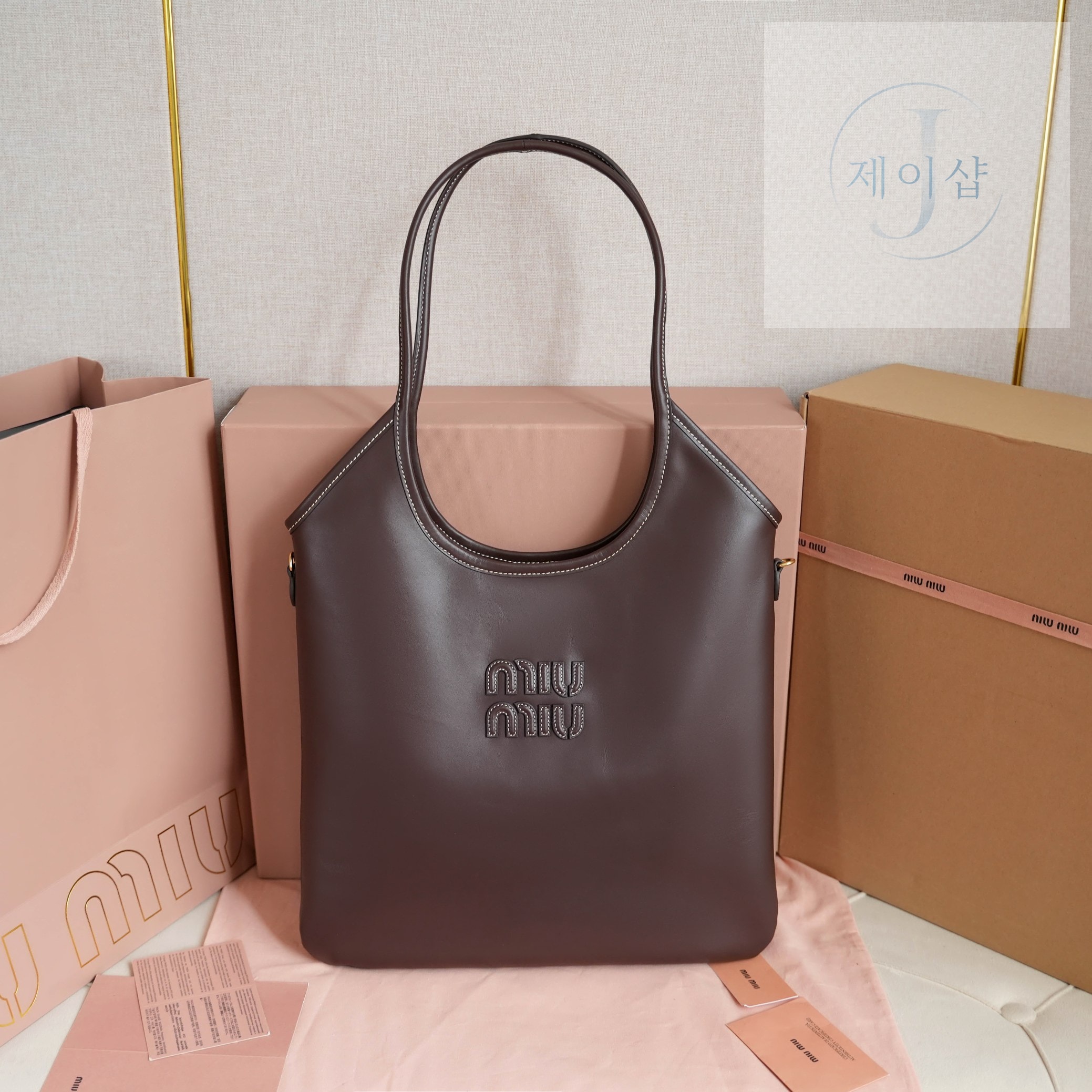 Miu Miu Ivy leather bag Regular 37번 이미지