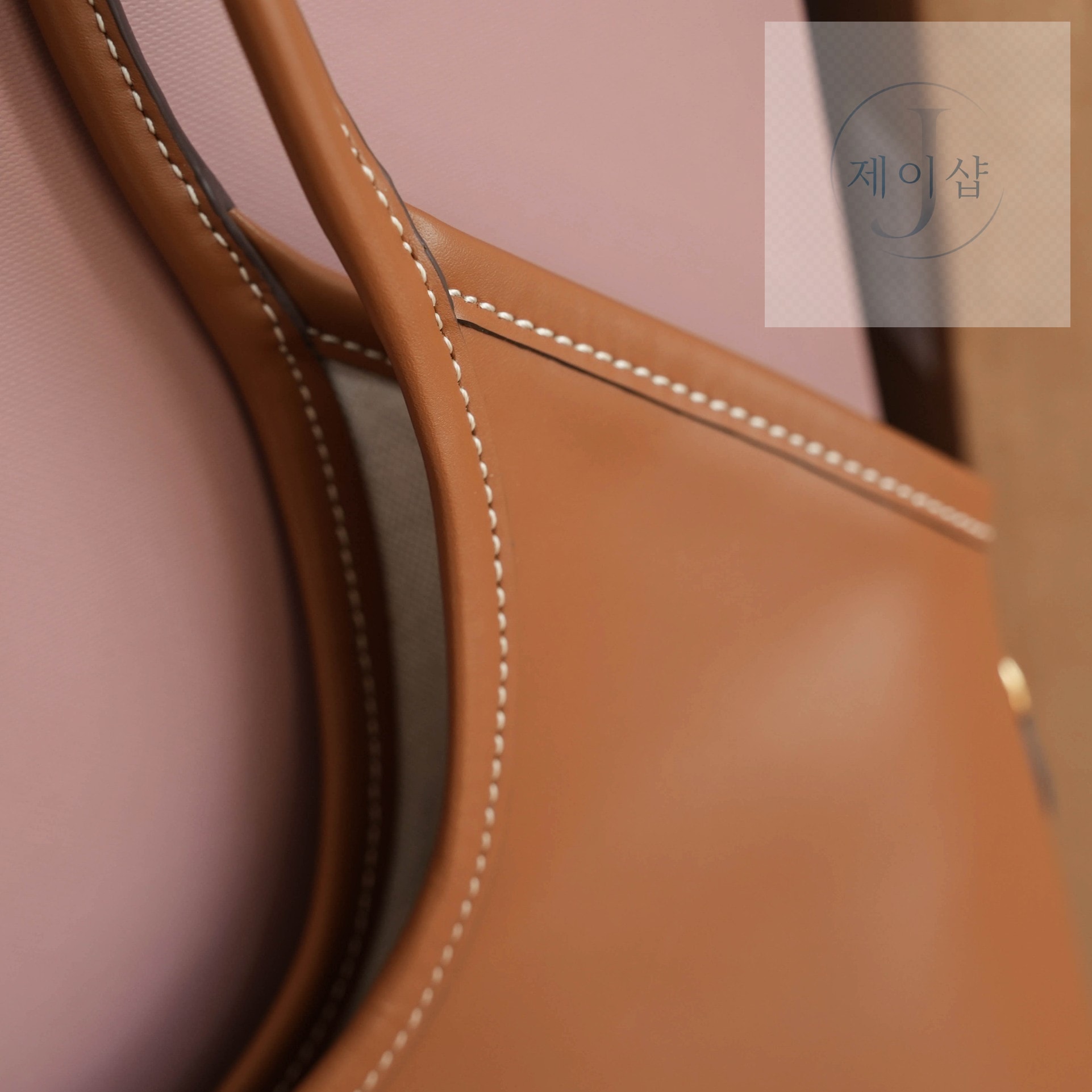 Miu Miu Ivy leather bag Regular 15번 이미지