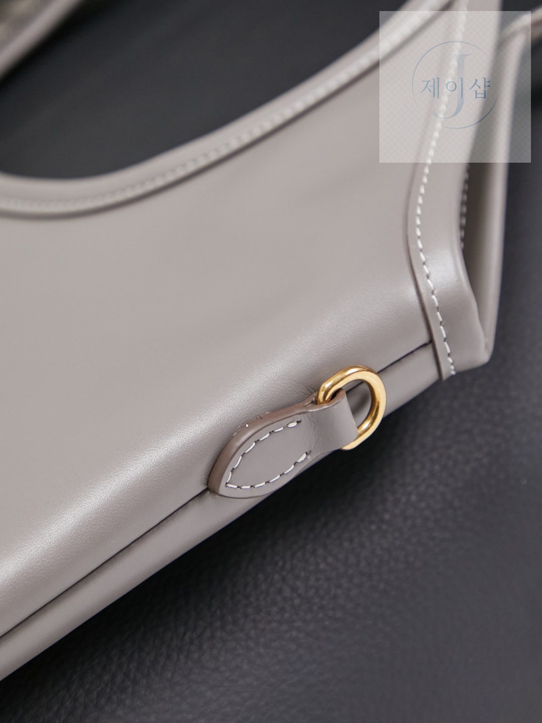 Miu Miu Ivy leather bag Regular 32번 이미지