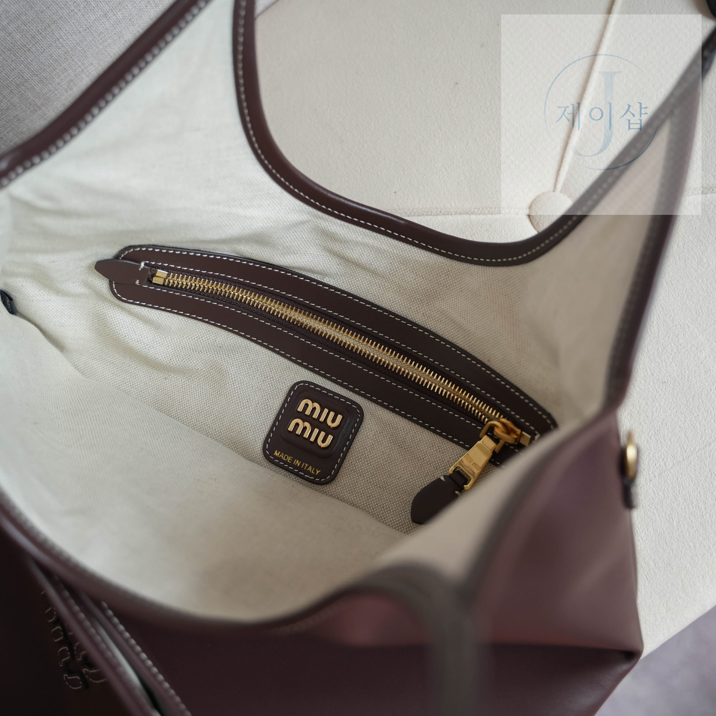 Miu Miu Ivy leather bag Regular 45번 이미지