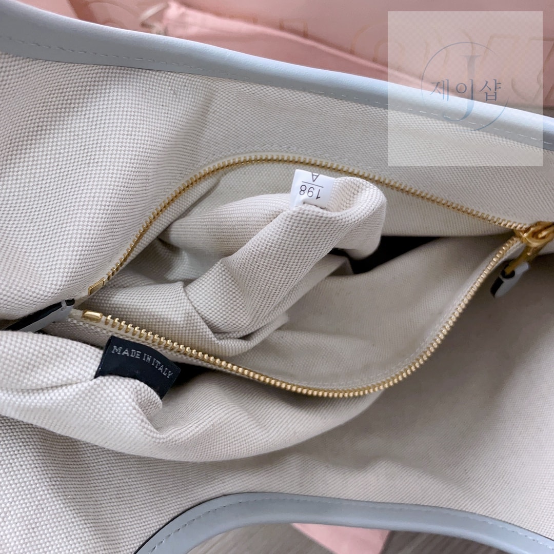 Miu Miu Ivy leather bag Regular 27번 이미지