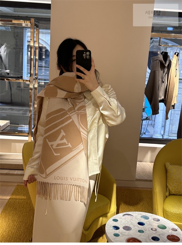 Louis Vuitton 루이비통 락 앤드 키 스카프 M90815 레플리카 1번 이미지 - 악세사리 | 세미샵 레플리카 사이트