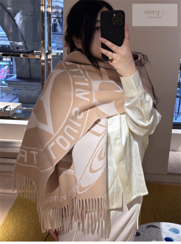 Louis Vuitton 루이비통 락 앤드 키 스카프 M90815 레플리카 2번 이미지 - 악세사리 | 세미샵 레플리카 사이트