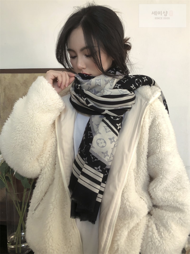 루이비통 루이비통 모노그램 체크 캐시미어 스카프 블랙 화이트 악세사리 9번 이미지