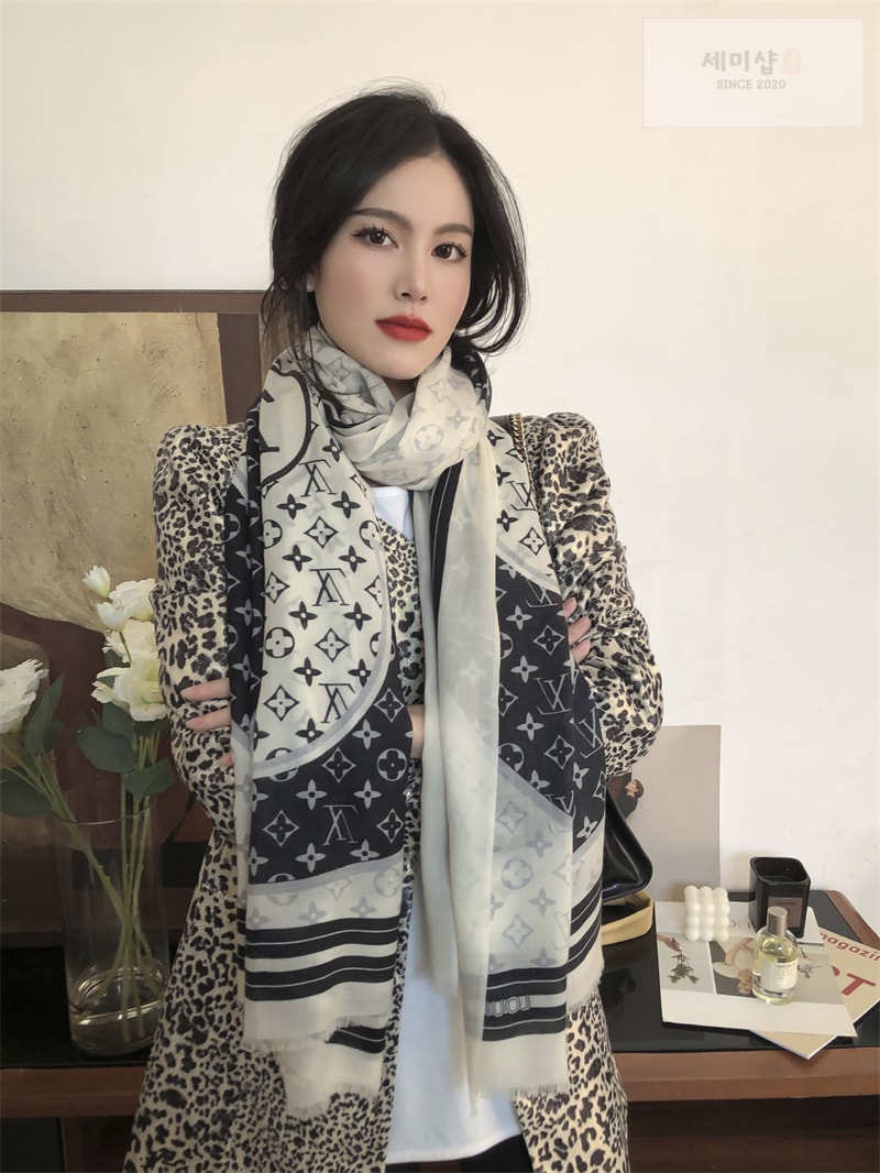 루이비통 루이비통 모노그램 체크 캐시미어 스카프 화이트 블랙 악세사리 1번 이미지