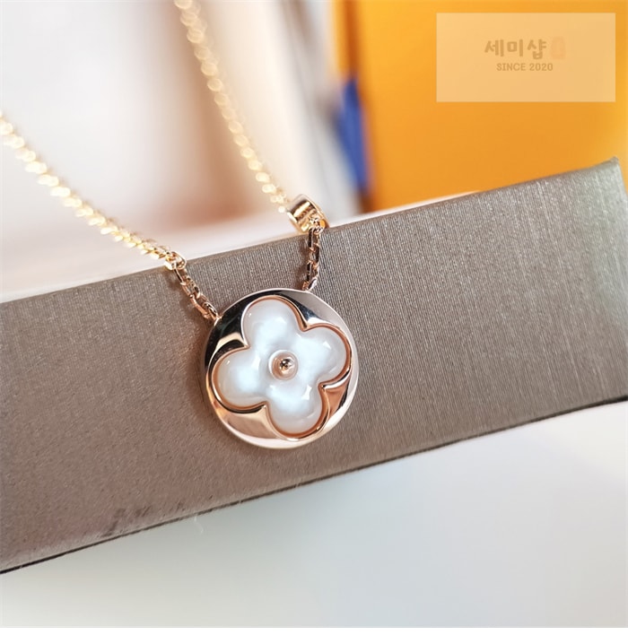 Louis Vuitton 루이비통 컬러 블라썸 썬 목걸이 Q93520 레플리카 2번 이미지 - 악세사리 | 세미샵 레플리카 사이트