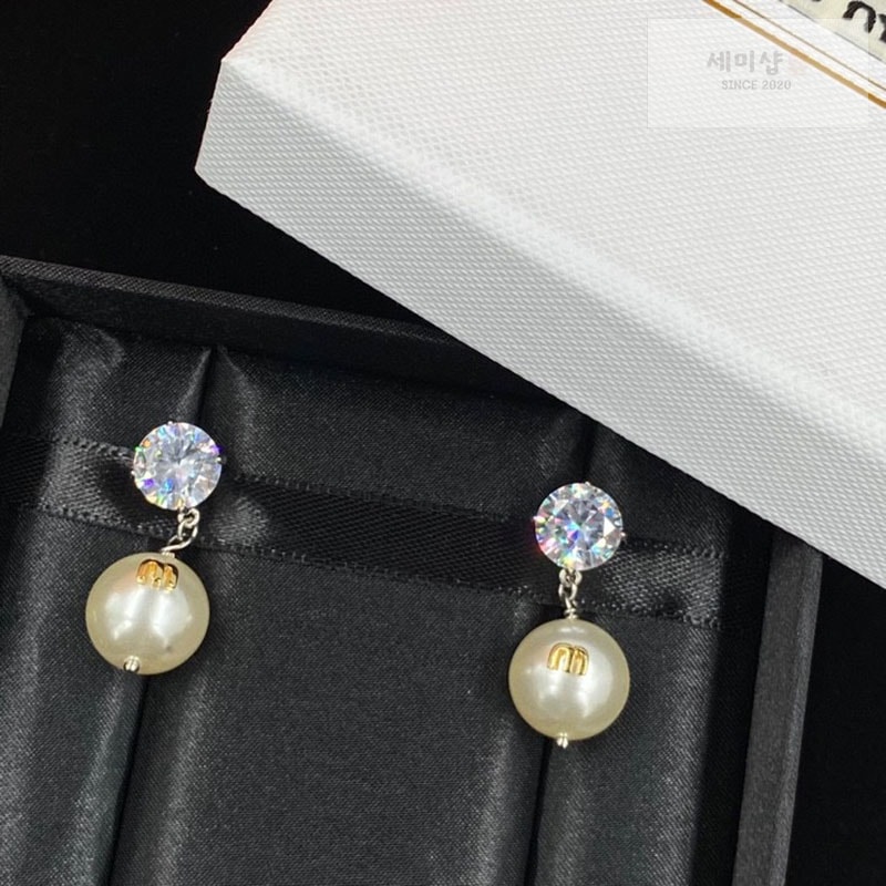 Miu Miu 미우미우 크리스탈 펄 이어링 악세사리 1번 이미지