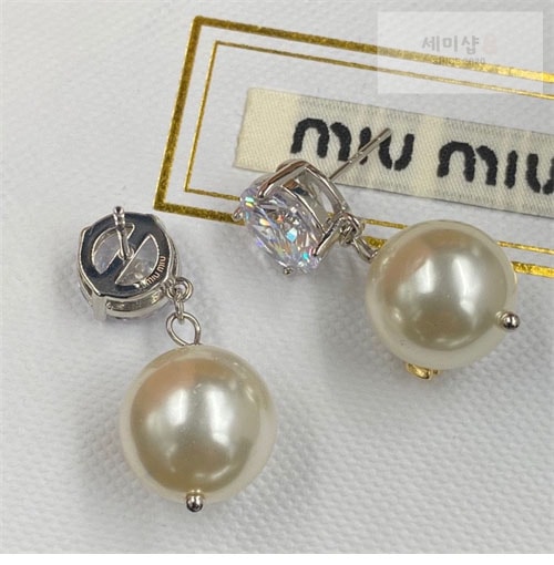 Miu Miu 미우미우 크리스탈 펄 이어링 악세사리 6번 이미지
