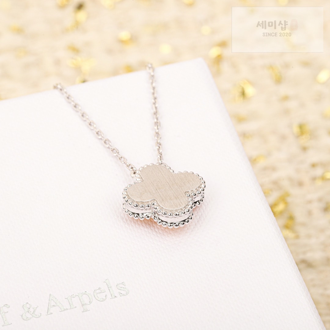Van Cleef Arpels 반클리프 아펠 빈티지 알함브라 펜던트 기요셰 " 2 Color " 실버 악세사리 4번 이미지