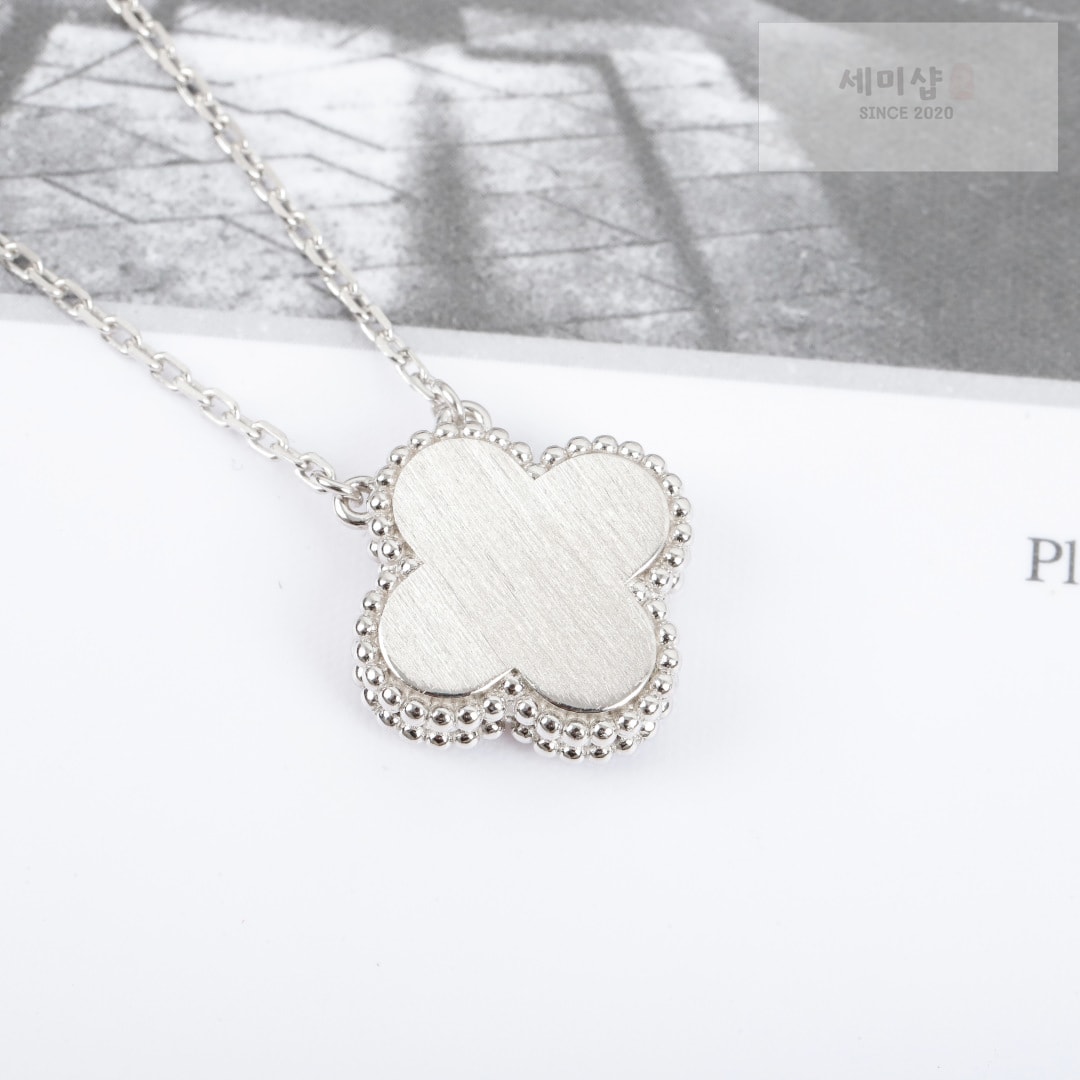 Van Cleef Arpels 반클리프 아펠 빈티지 알함브라 펜던트 기요셰 " 2 Color " 실버 악세사리 11번 이미지
