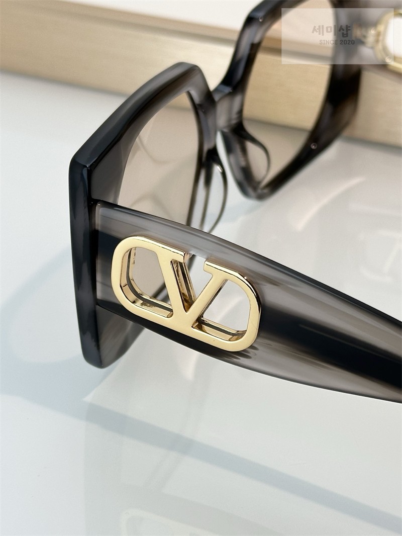 Valentino 발렌티노 V-로고 가라바니 선글라스 VG0002S 1# 악세사리 18번 이미지