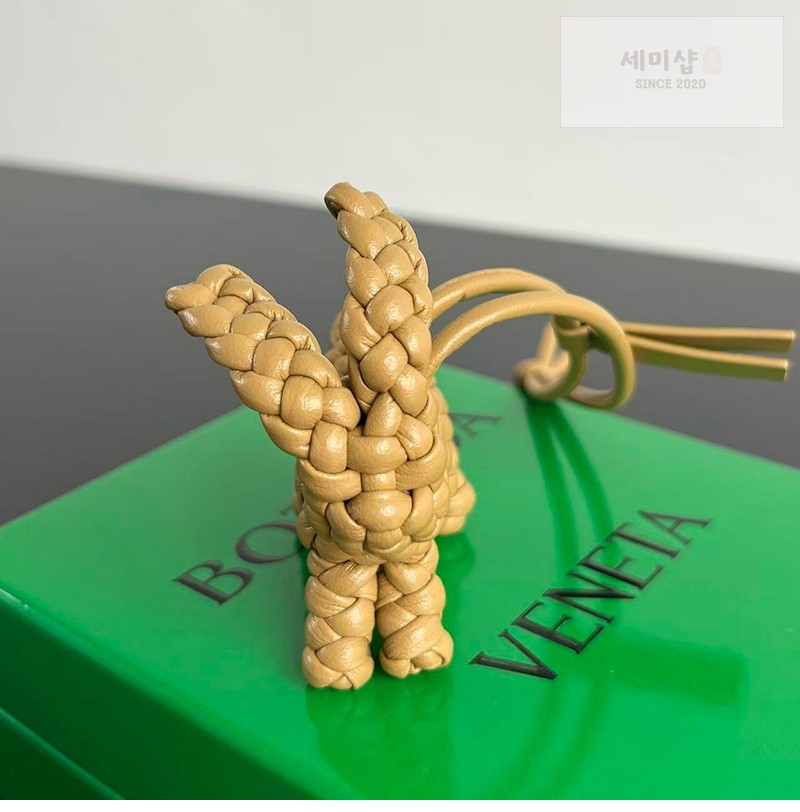 Bottega Veneta 보테가베네타 래빗 백참 867134 1# 악세사리 54번 이미지