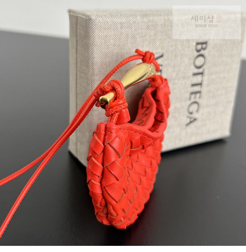 Bottega Veneta 보테가베네타 미니어처 사르딘 백 참 836834 1# 악세사리 17번 이미지