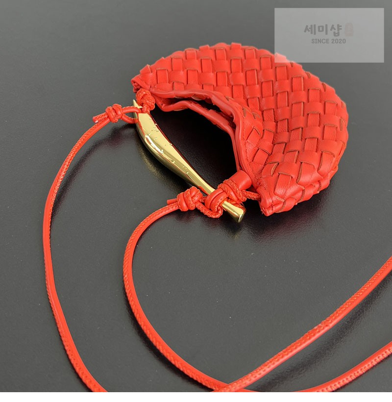 Bottega Veneta 보테가베네타 미니어처 사르딘 백 참 836834 1# 악세사리 2번 이미지
