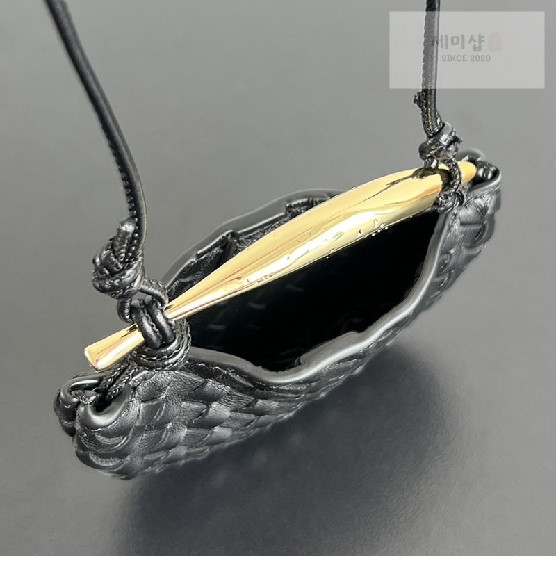 Bottega Veneta 보테가베네타 미니어처 사르딘 백 참 836834 1# 악세사리 38번 이미지